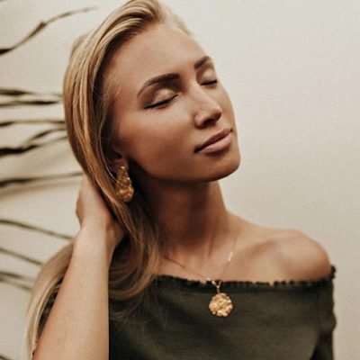 How to Style Gold Rings with Elegant Looks